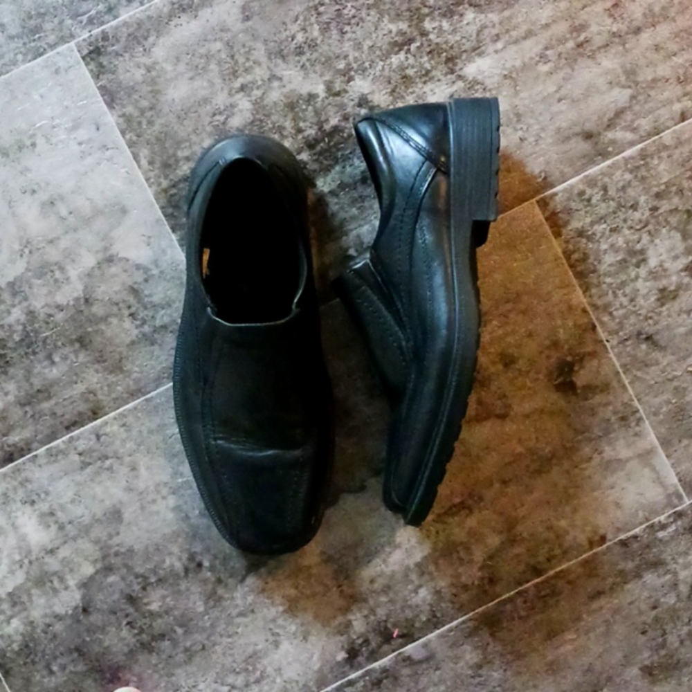 Urban slip on black leather shoes size 42